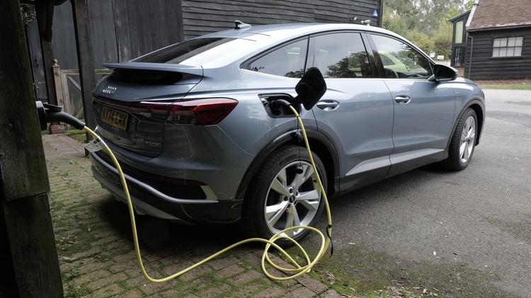 AUDI Q4 E-TRON SPORTBACK 250kW Quattro Performance 82kWh Sport 5dr Auto